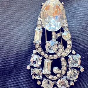 1940’s Eisenberg Orig Fur Clip, 2 1/2” lX 1 1/4. Excellent condition. Signed.